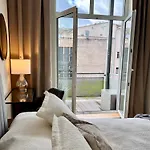 Zuhause Am Mit Sonnenbalkon In Strand- Und Altstadtnähe Rostock
