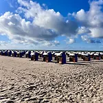 Zuhause Am Mit Sonnenbalkon In Strand- Und Altstadtnähe Apartment