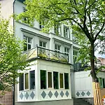 Zuhause Am Mit Sonnenbalkon In Strand- Und Altstadtnähe *