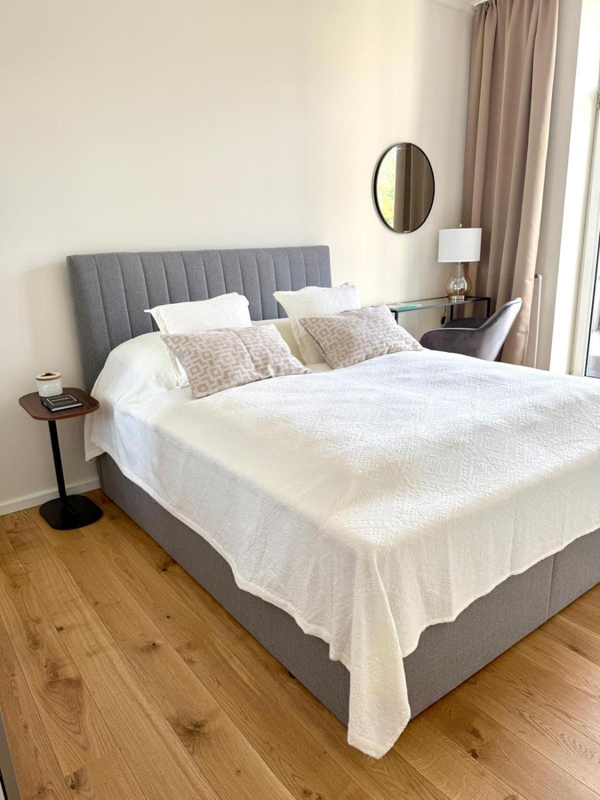 Zuhause Am Mit Sonnenbalkon In Strand- Und Altstadtnaehe